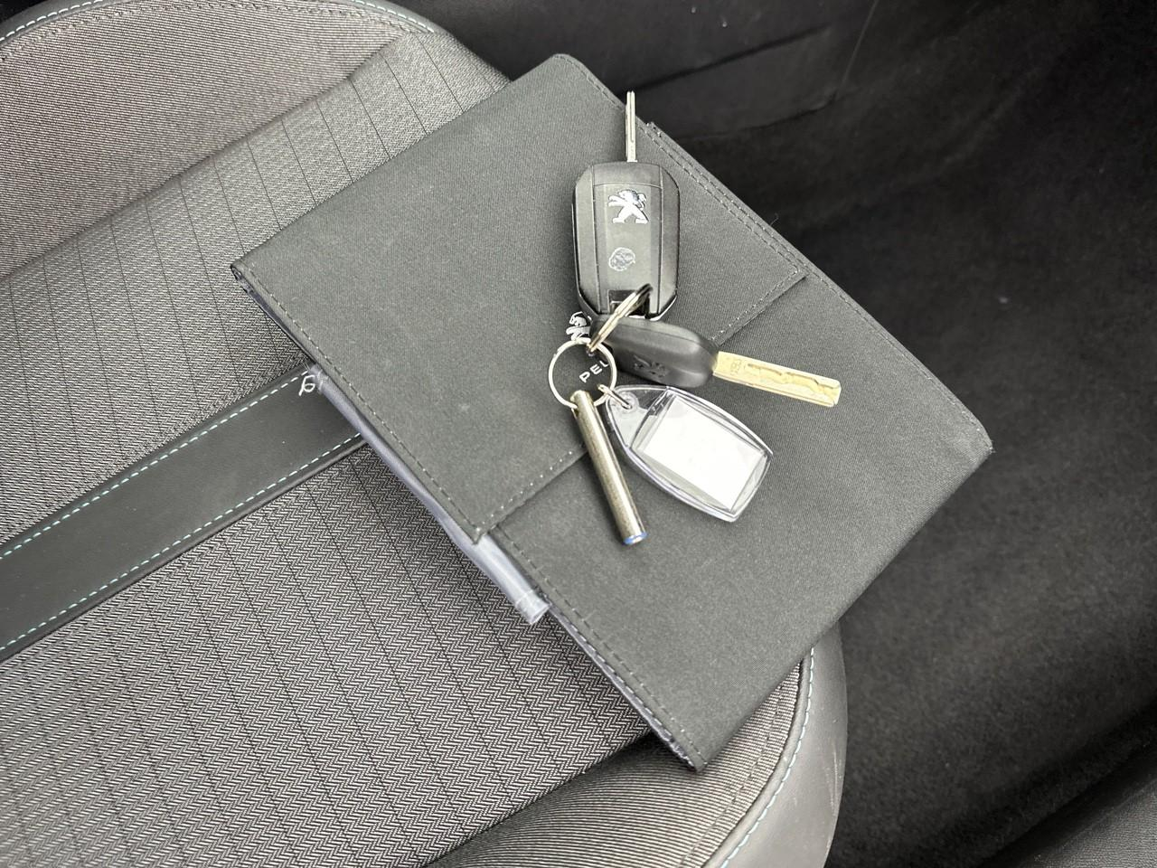 Peugeot 208 puretech 100 s&s bvm6 allure — photo 32