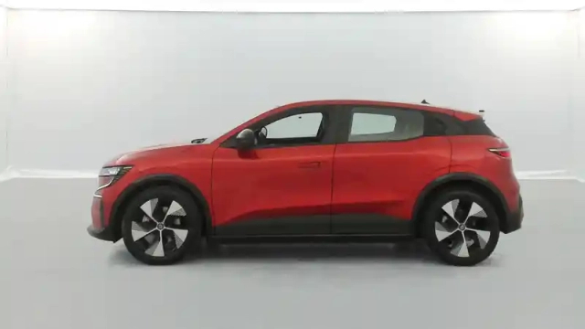 Renault Megane e-tech ev40 130ch standard charge — photo 31