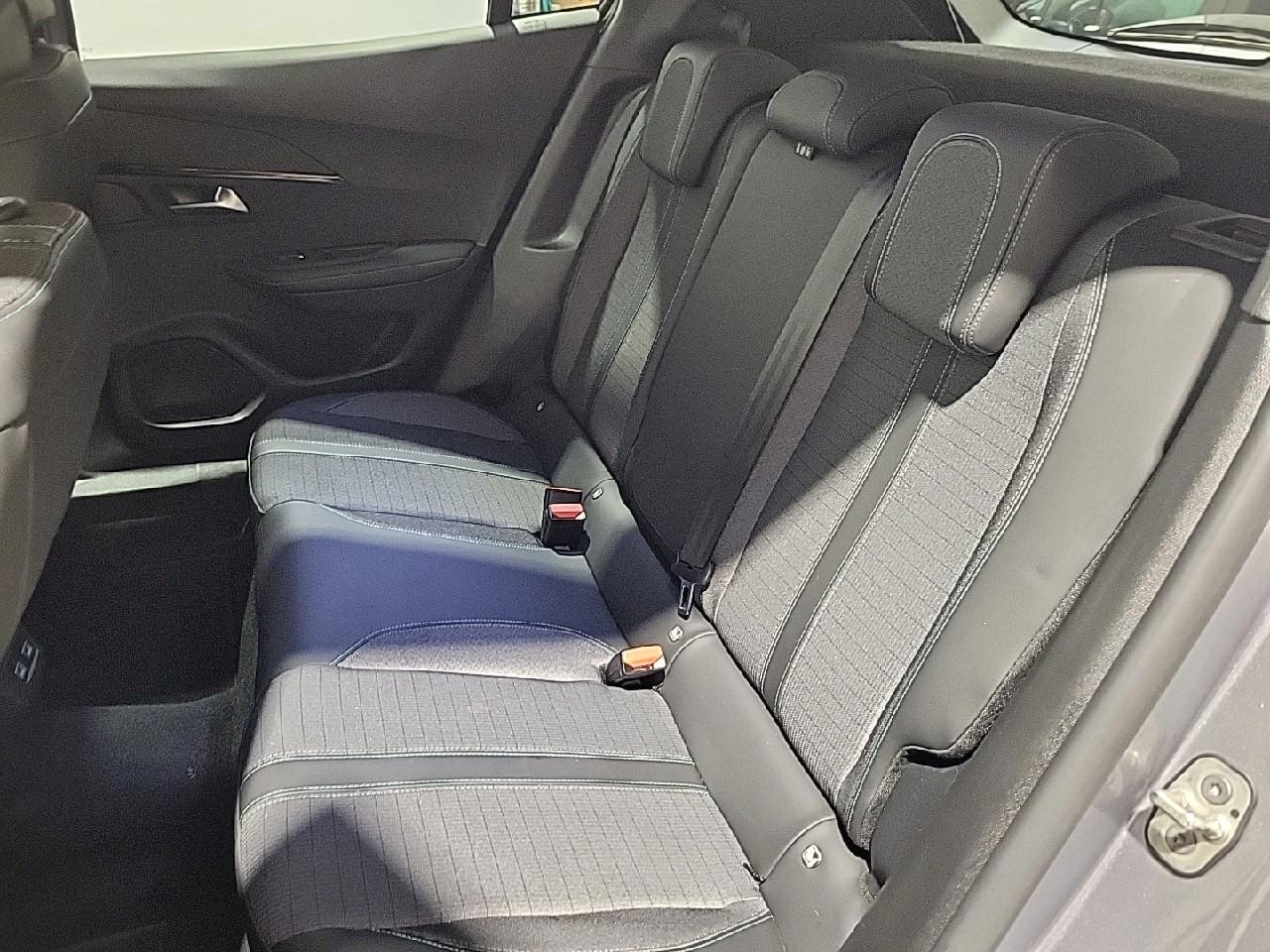 Peugeot 2008 bluehdi 130 s&s eat8 allure business — photo 13
