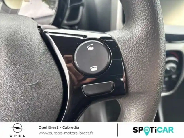 Peugeot 108 1.0 vti style 5p — photo 9