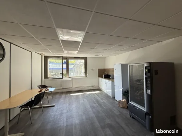 Bureaux 300 m²