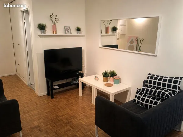 Chambre meublée RER Noisy Champs