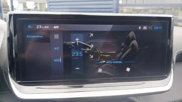 Peugeot 208 hybrid 110 e-dcs6 — photo 23