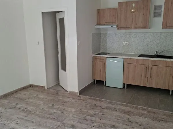 Beau studio rénové