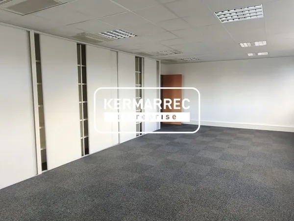 Bureaux 236 m²