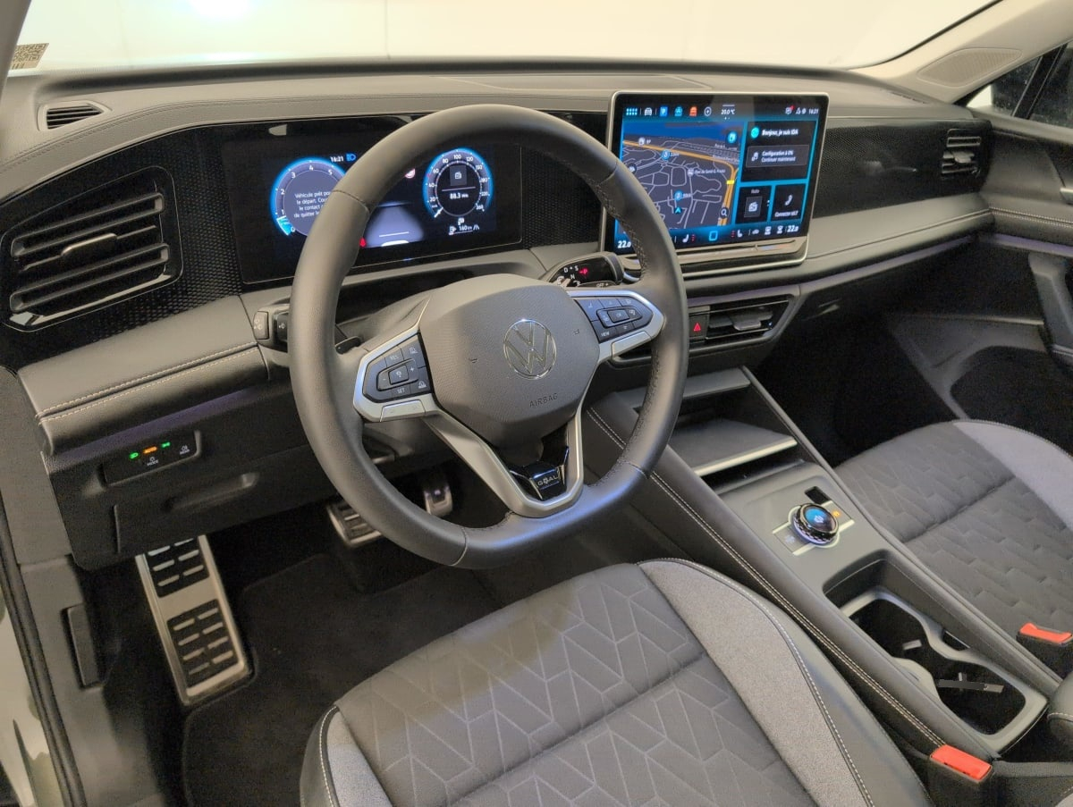 Volkswagen Tiguan — photo 15
