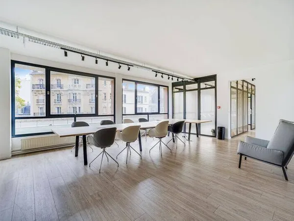 Bureaux 278 m²