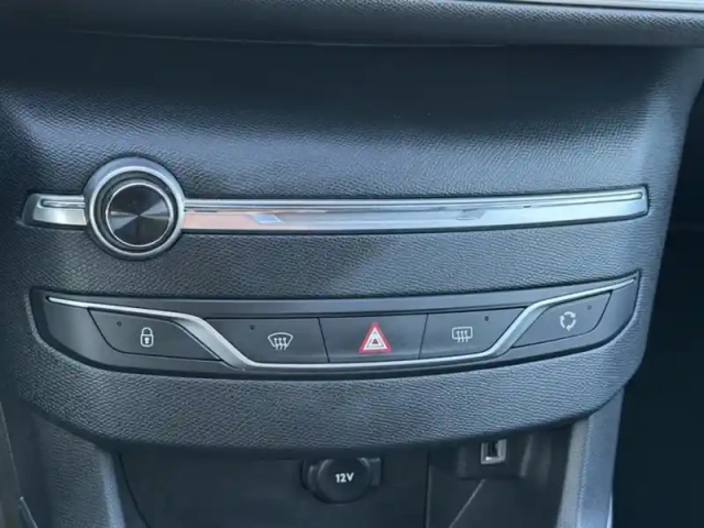 Peugeot 308 1.5 bluehdi 130 gt pack eat8 — photo 15