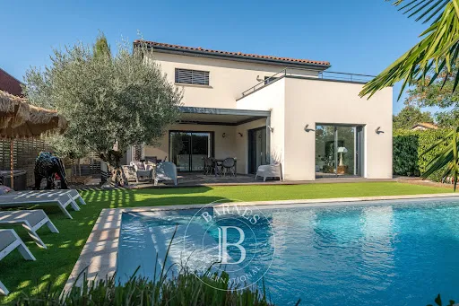 Villa 5 pièces 146 m²