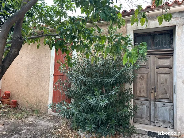 Marseille 9e - Local transformable en T3 avec jardin privatif