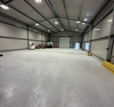 Location de bâtiment 300m2
