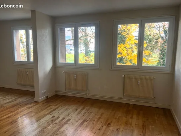 Loue joli appartement T4 proche commerces
