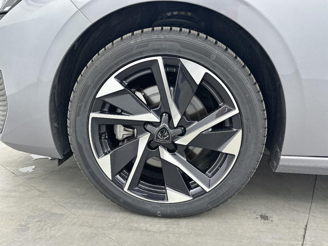 Peugeot 308 hybrid 145 e-dcs6 allure — photo 7