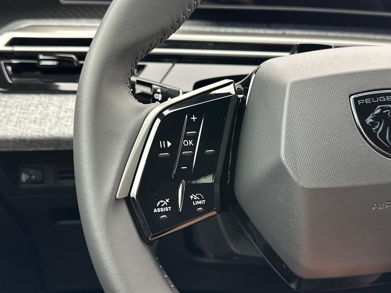 Peugeot 3008 hybrid 145 e-dcs6 allure — photo 20