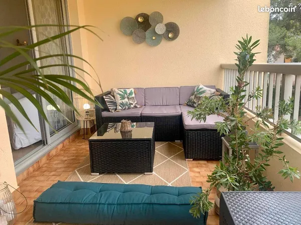 Bel appartement meuble-terrasse proche mer