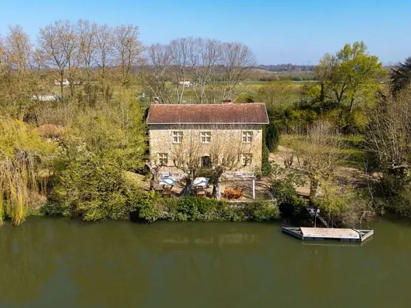 Villa 6 pièces 872 m²