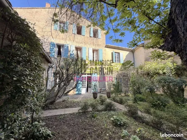 Maison 11 pièces 264 m²