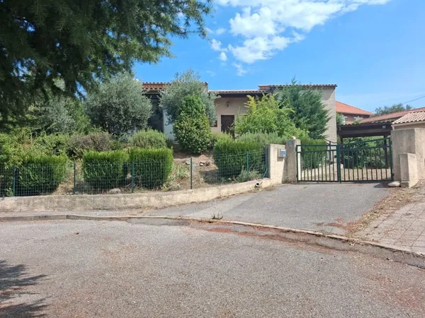 L'ESCALE - Maison individuelle avec véranda, garage et jardin arboré