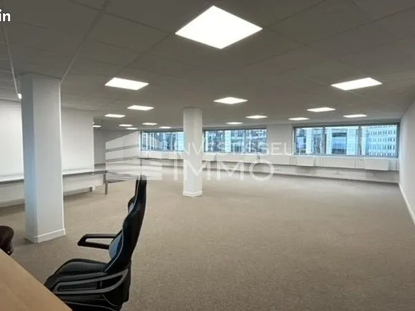 Bureaux 600 m²