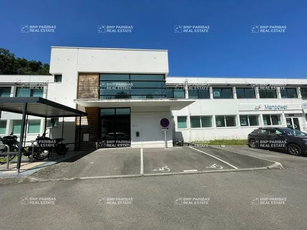Bureaux 675 m²