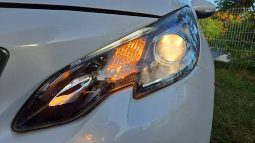 Peugeot 2008 1.2 PureTech 130 - Allure – 2018 – 76560 km – Essence – Boîte Manuelle — photo 2