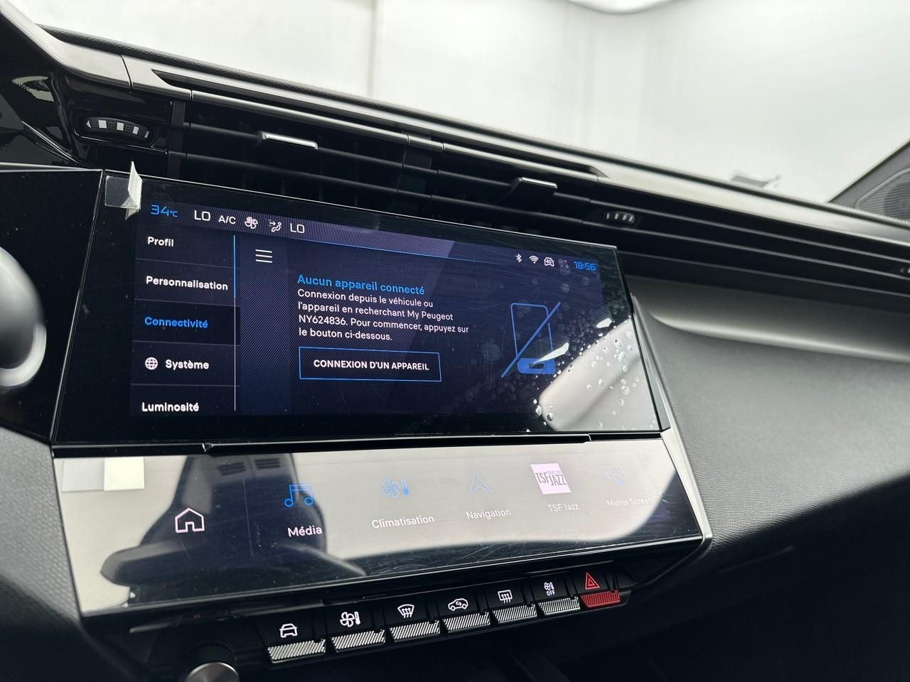 Peugeot 308 sw phev 180 e-eat8 gt — photo 24