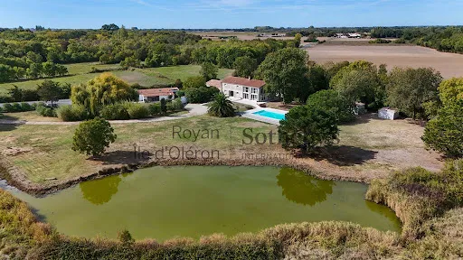 Maison 7 pièces 240 m²