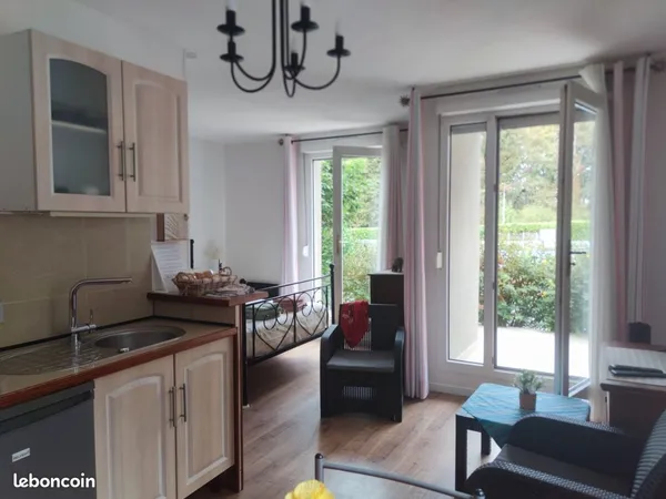 T1bis meublé, 31 M2 + terrasse 11 m2