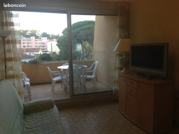 Loue à l'année studio cabine 30m2 terrasse