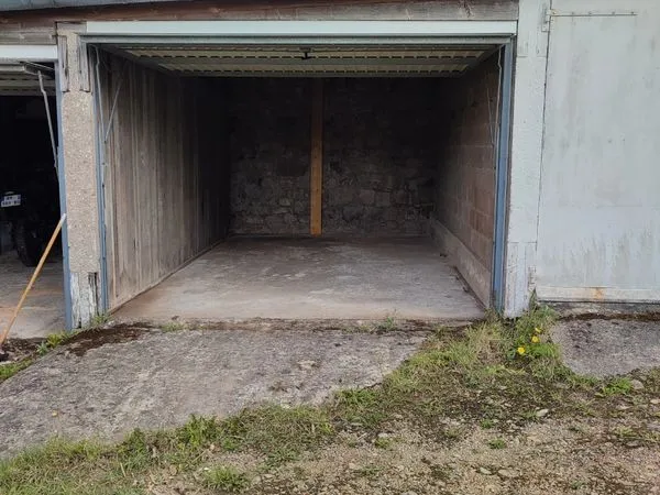 Garage et parking Location Bricquebec-en-Cotentin 19m² 90€