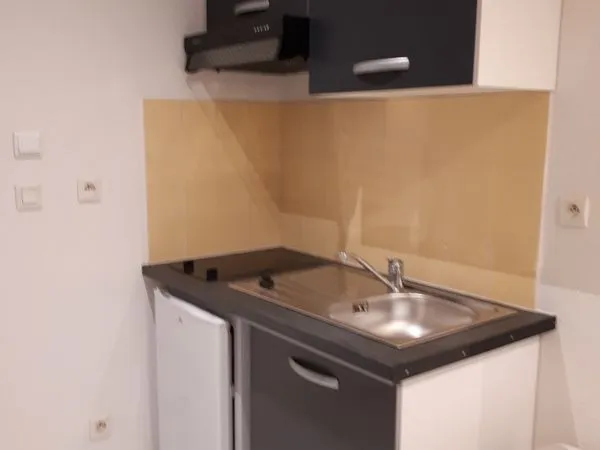 À louer - Charmant studio idéal pour étudiant, près de la place Stalingrad