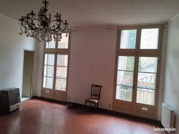 Grand appartement F2 113m2 à louer