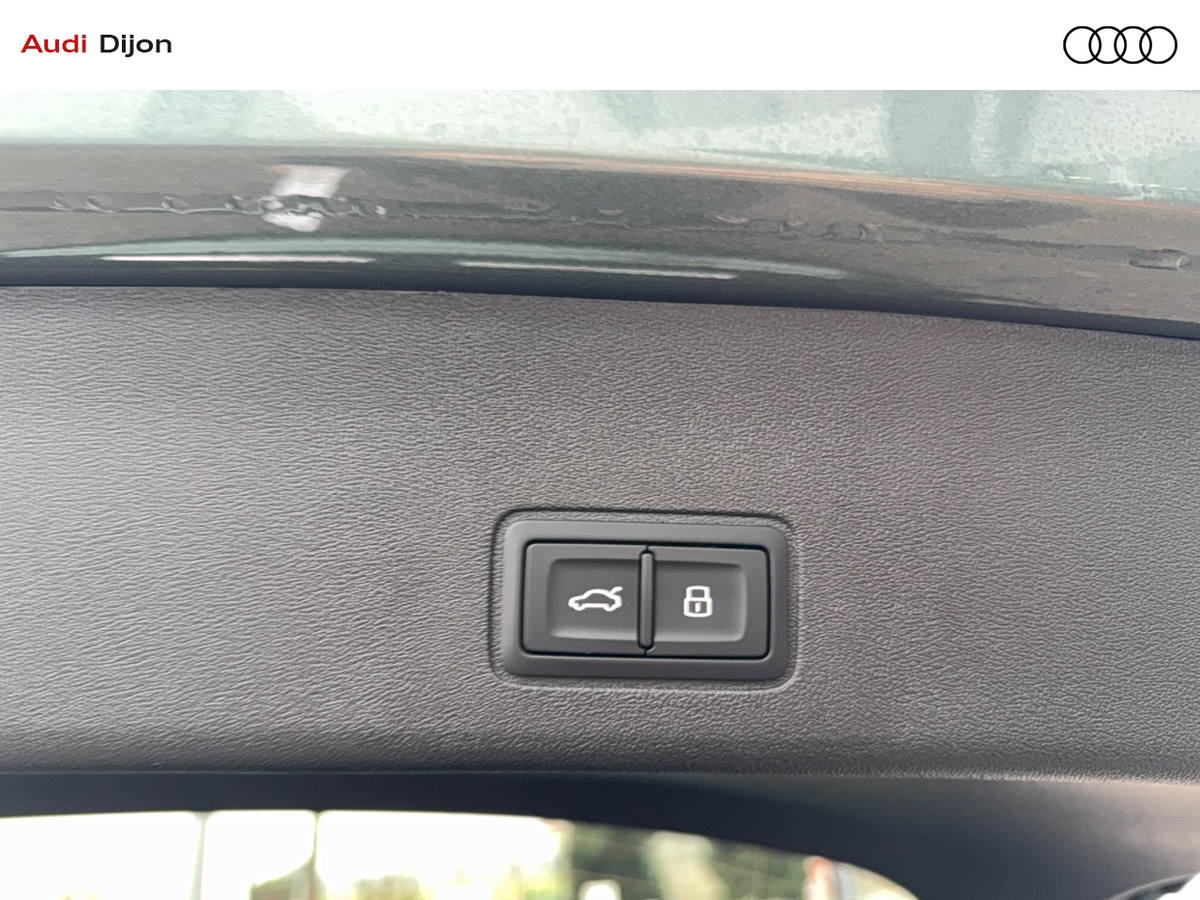 Audi Q3 SB E HYBRID 272 CH S TRONIC 6 — photo 20