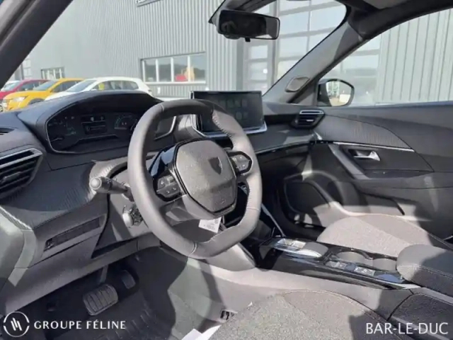 Peugeot 2008 e- 136ch style — photo 8