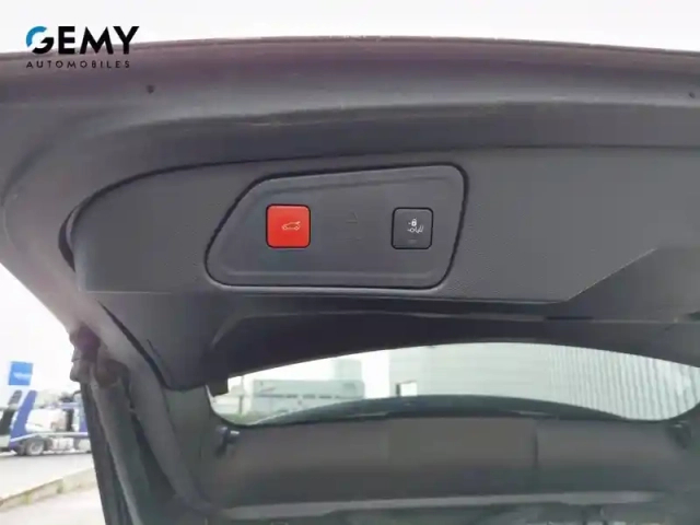 Peugeot 3008 hybrid 225 e-eat8 — photo 12