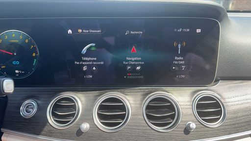 Mercedes Classe E 300 e 320 EQ Power 9G-TRONIC - Avantgarde Line – 2021 – 143672 km – Hybride rechargeable – Boîte Automatique — photo 39