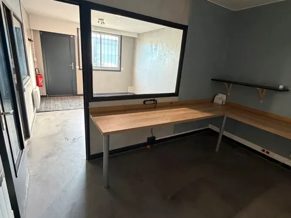 Loue local artisanal 140 m2