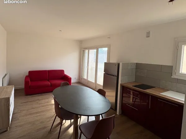 T2 meublé avec balcon et ascenseur