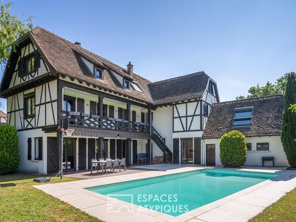 Maison de caractère avec piscine et jardin arboré