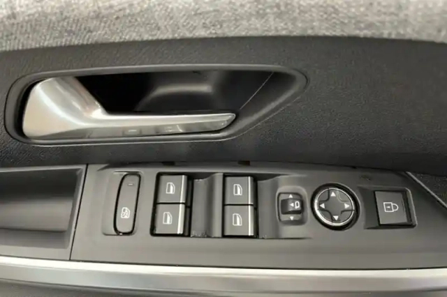 Peugeot 3008 hybrid 136 e-dcs6 — photo 22