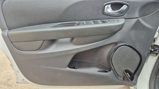Renault Clio 1.2 TCe 120 Energy - Edition One – 2017 – 109222 km – Essence – Boîte Manuelle — photo 24