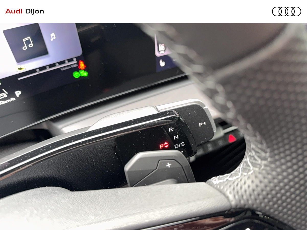 Audi Q3 SB E HYBRID 272 CH S TRONIC 6 — photo 12