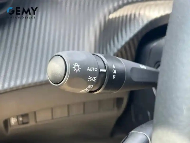 Peugeot 2008 electrique 54 kwh 156 ch — photo 36