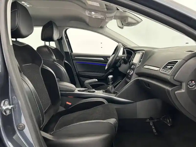 Renault Megane mégane iv berline tce 100 energy — photo 23