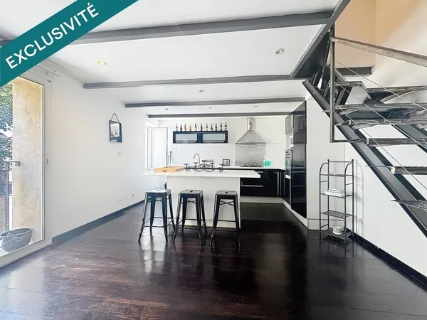 Charmant appartement en triplex avec garage