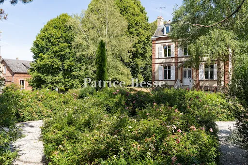 Maison 12 pièces 404 m²