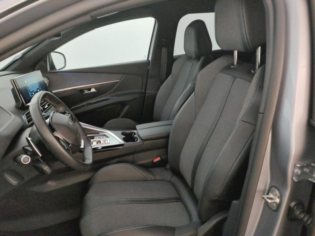 Peugeot 3008 plug-in hybrid 180ch allure pack e-eat8 — photo 7