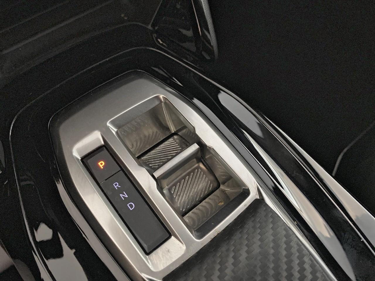 Peugeot 2008 hybrid 145 ch e-dcs6 allure — photo 15