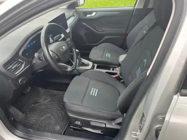 Ford Focus active sw 1.0 flexifuel mhev 125ch x powershift — photo 10