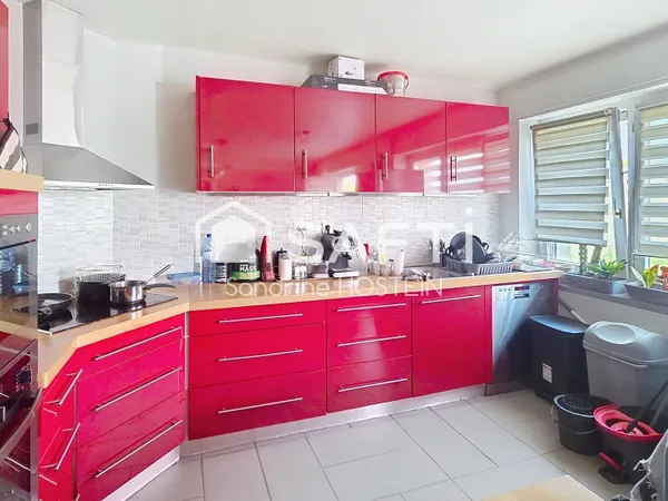 Immeuble avec 4 appartemenst louée meublés